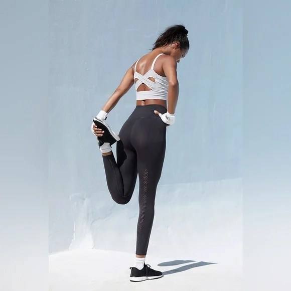 NWOT FP Movement High-Rise 7/8 Length Good Karma Leggings in Faded Black - Picture 1 of 6